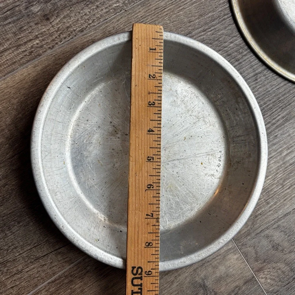 Vintage Wear-Ever Aluminum Pie Pans Set of 2 No 283 1/2 Silver 9 In. Made in USA